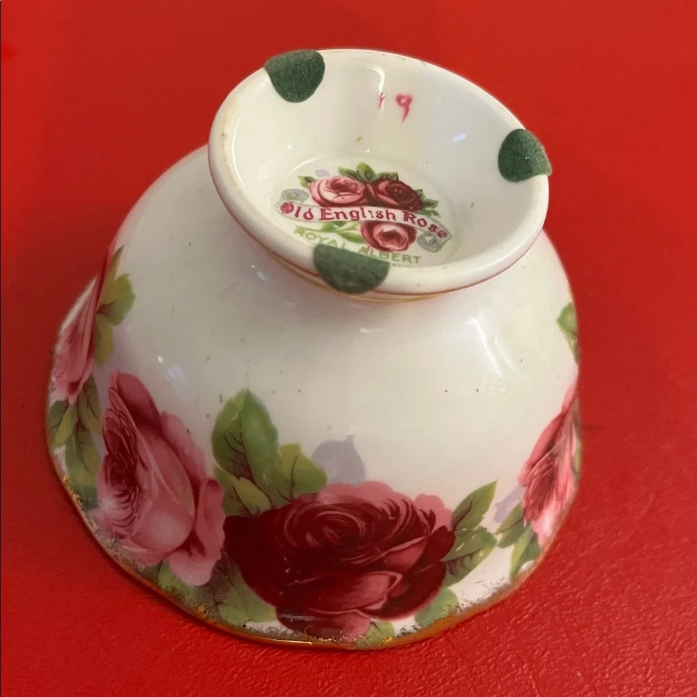 Vintage Royal Albert Crown England Old English Rose Heavy Gold Open Sugar Bowl